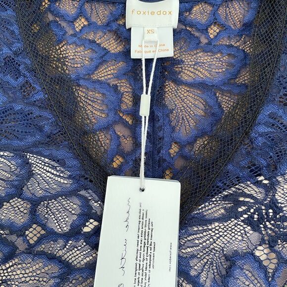 Foxiedox | Navy Blue Elisabet 3D Flower Lace Gown Size XS - Picture 4 of 6